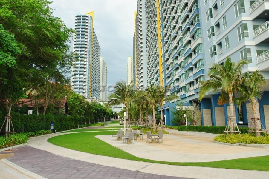 Lumpini Parkbeach Pattaya Pool View Джомтьен Экстерьер фото
